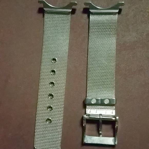 Interchangeable Gucci watch band and face plate - Picture 2 of 5